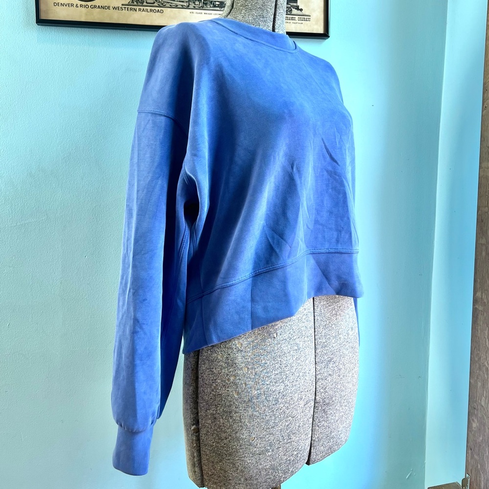 lululemon athletica Blue Cropped Sweatshirt